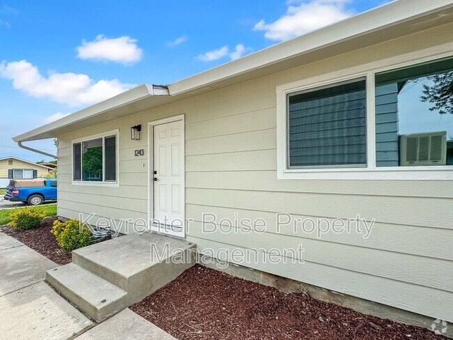 Building Photo - 1243 S Security Ln Rental