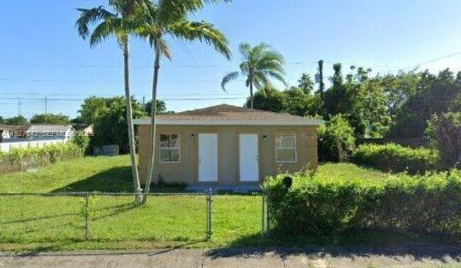 Building Photo - 10470 SW 173rd St Unit 10470