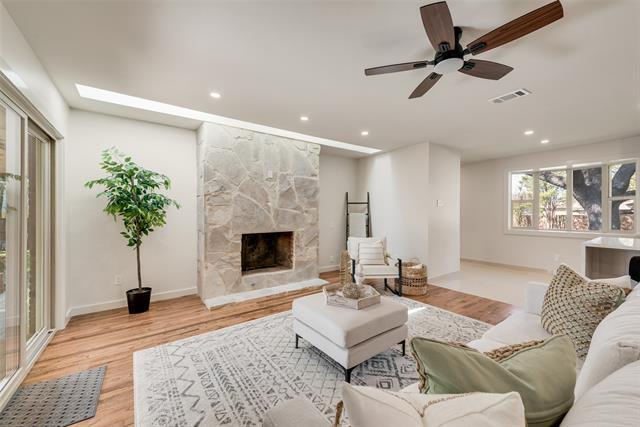 Photo - 3106 Sharpview Ln