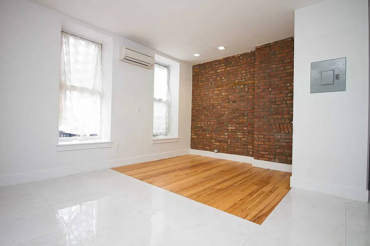 Photo - 1133 Rhinelander Ave Unit 4