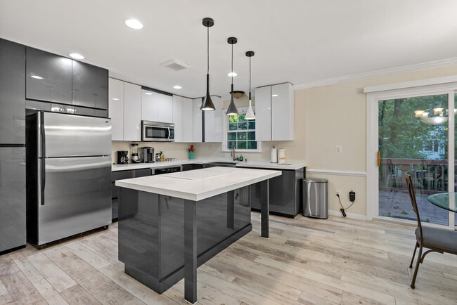 Photo - 321 Senate Ct Unidad SI ID1473424P