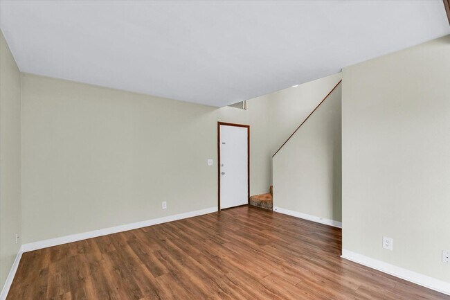 Photo - 717 Fairmont