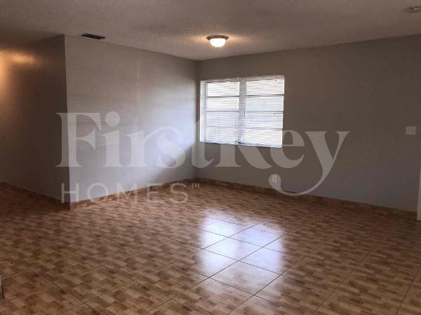 Photo - 1211 N 74th Way