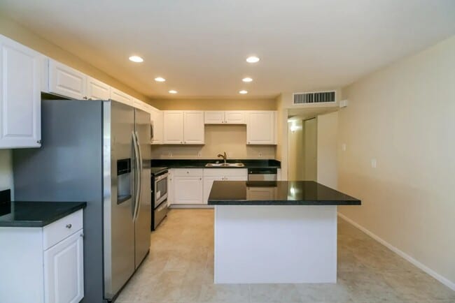 Photo - 7421 E Belleview St