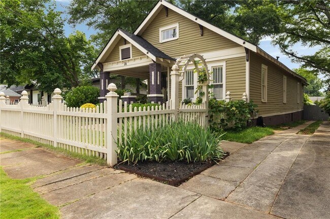 Photo - 28 Clay St SE