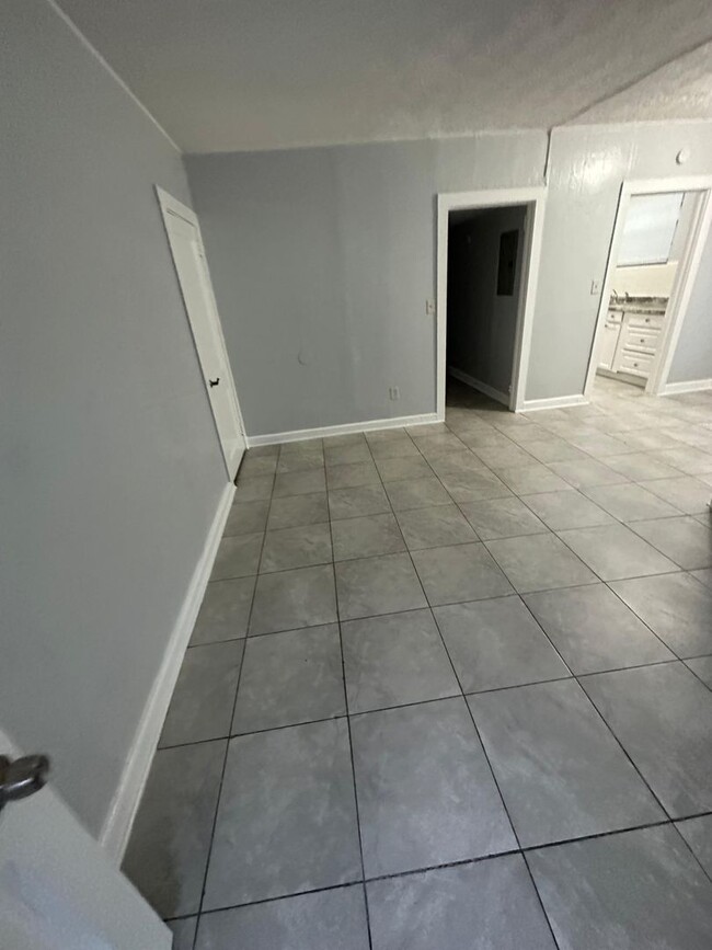 Photo - 1923-1925 Ella St Unit 1923 Ella St