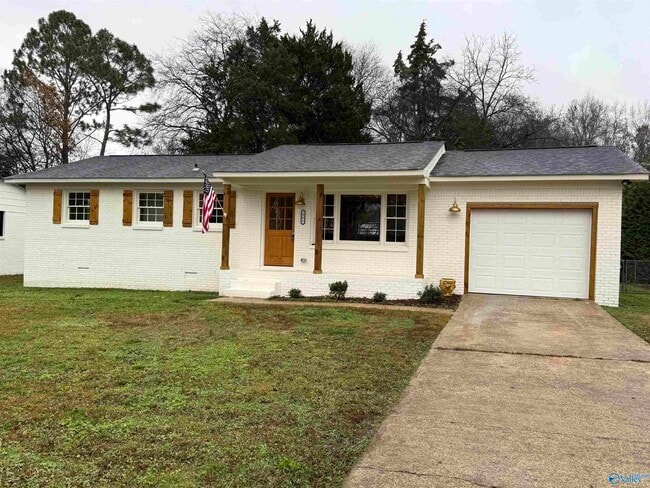 Building Photo - 1002 Parcus Rd SE