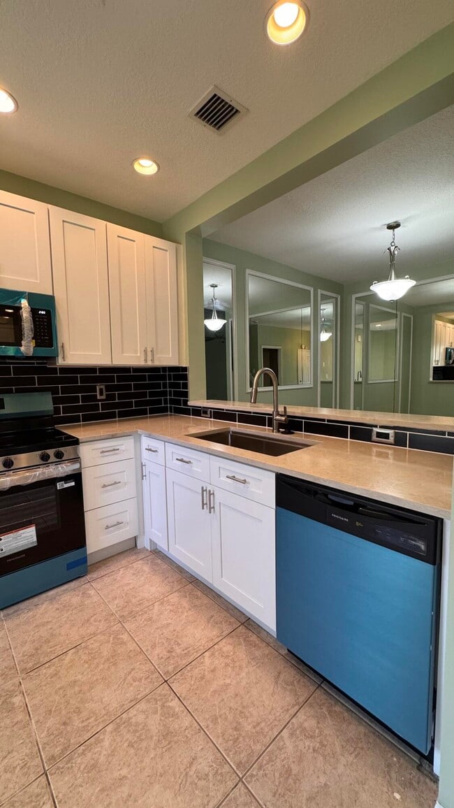 Photo - 6422 Park Lake Cir