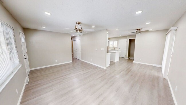 Photo - 769 Kettering Rd