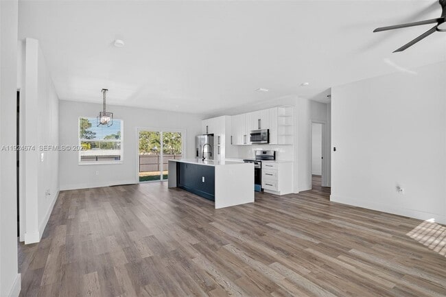 Photo - 710 Bedford Point Ave