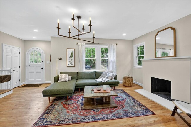 Building Photo - 6017 Inwood St Rental
