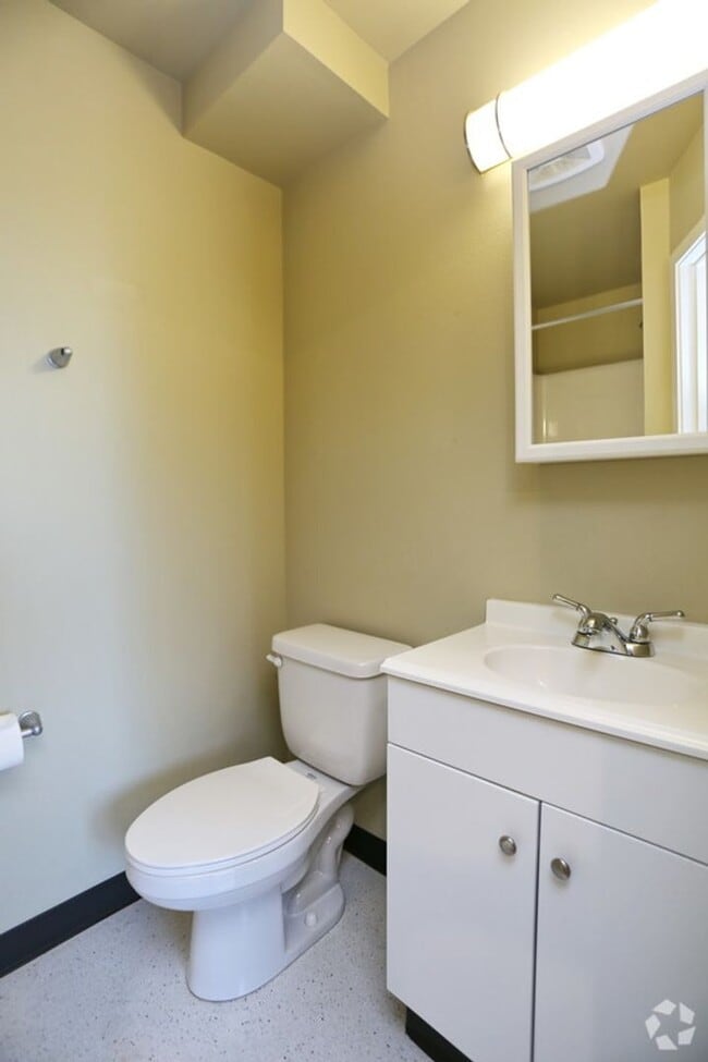 Photo - Aubrey Studios - Quiet Living Near UW