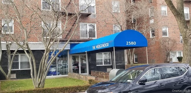 Building Photo - 2580 Ocean Pkwy Unit 6P