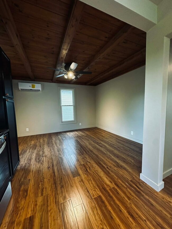 Photo - 1005 Broadway Ave Unit 3