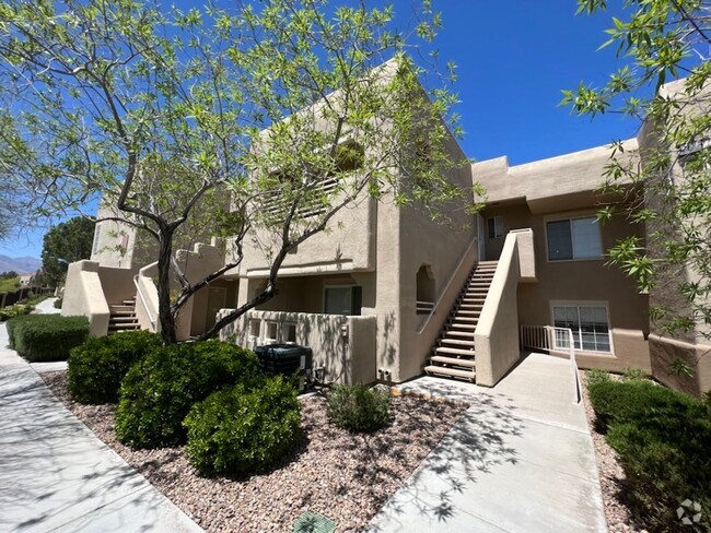 Building Photo - La Posada Rental