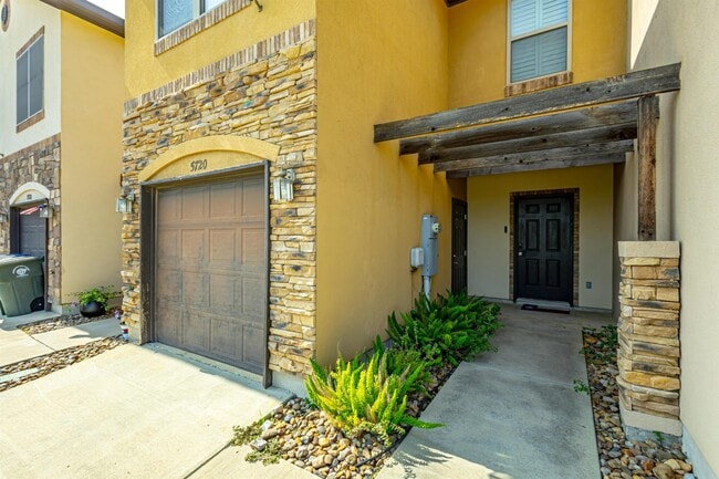 Photo - 5720 Montevista Dr Unit 5720