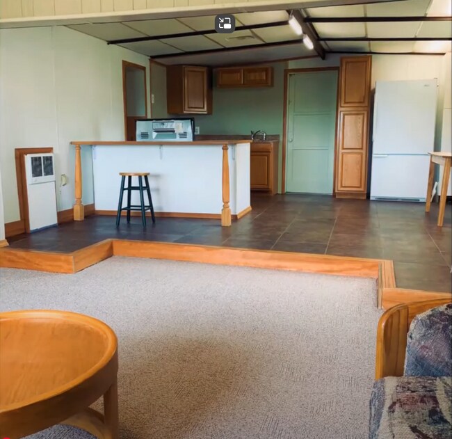 Photo - 2731 Elgin Rd NE