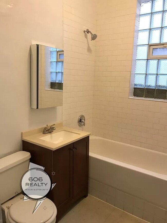 Photo - Great Neighborhood! 7054-56 S Western/2408-12 W 71st Chicago, IL 60636 Unidad 7054-201