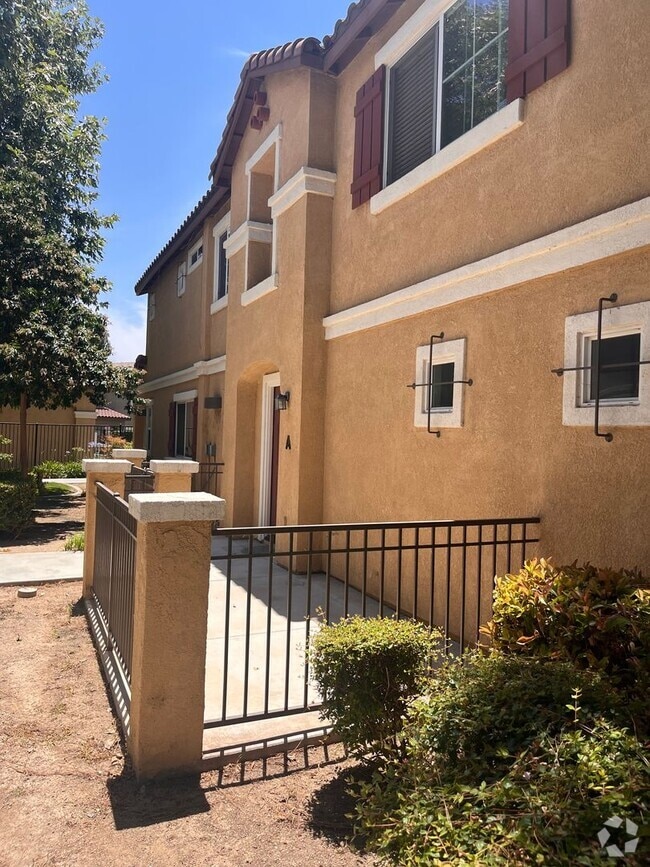 Building Photo - 2BD/2BA Condo - Iris Ave.
