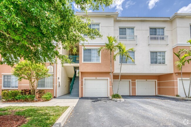 Building Photo - 2206 Myrtlewood Cir E Rental