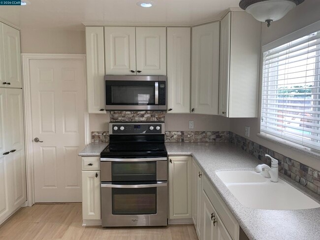 Photo - 1608 Claycord Ave