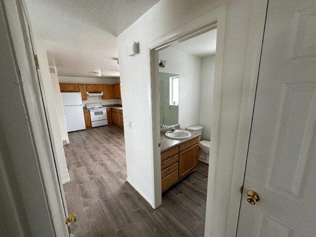 Photo - 411 Noble Rd