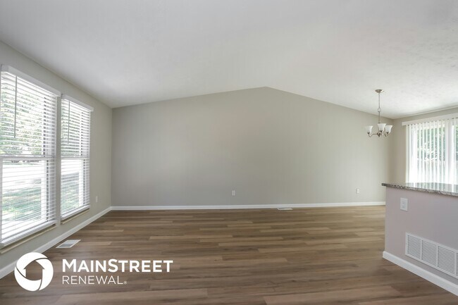 Photo - 1372 Hilton Dr
