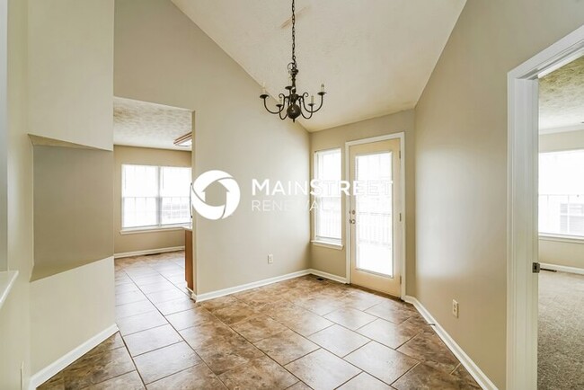 Photo - 3 Bedroom Pet-Friendly Home in Nashville, TN with Main Street Renewal