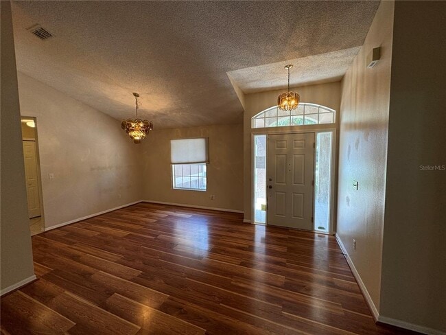 Photo - 302 Bluff Pass Dr