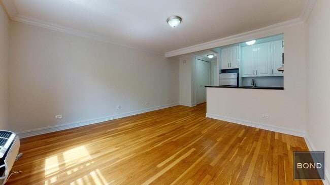 Building Photo - 151 W 16th St Unit 2H Rental