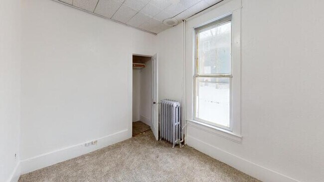 Photo - 600 2nd St NE