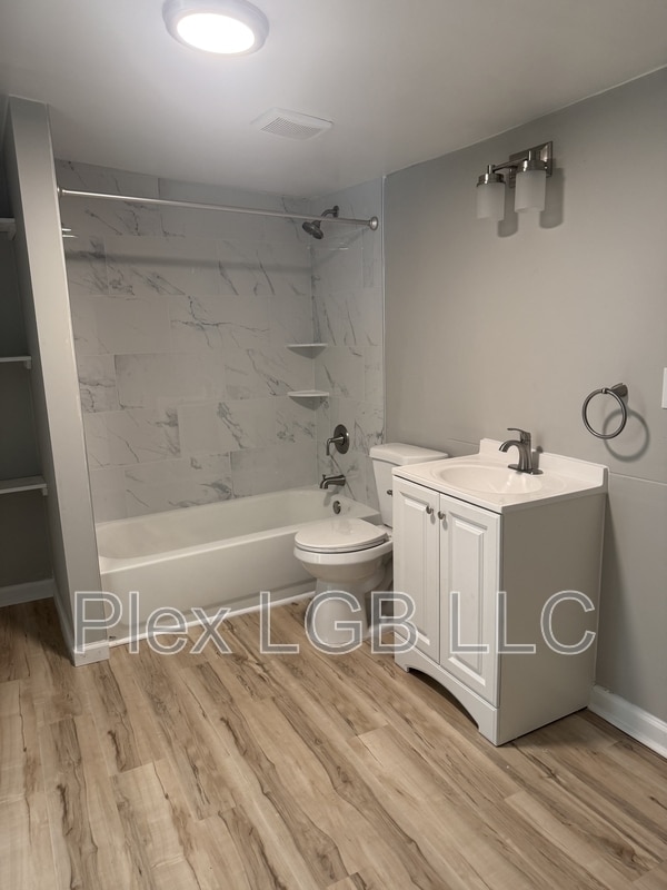 Photo - 218 E Render St