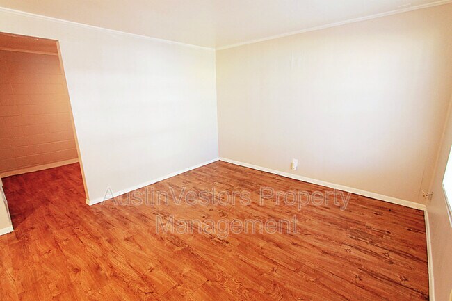 Photo - 901 Springdale Rd Unidad #102