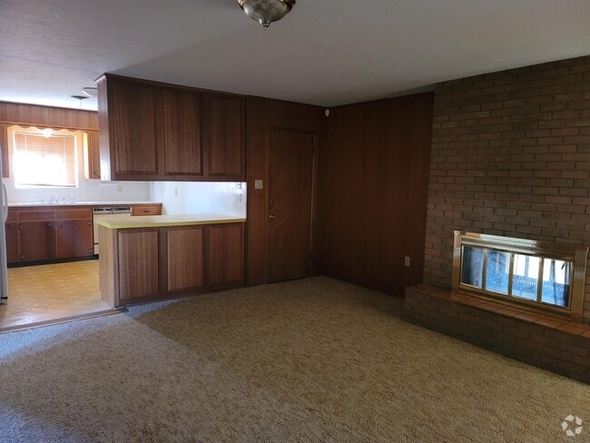 Building Photo - 2211 S Union Ave Rental