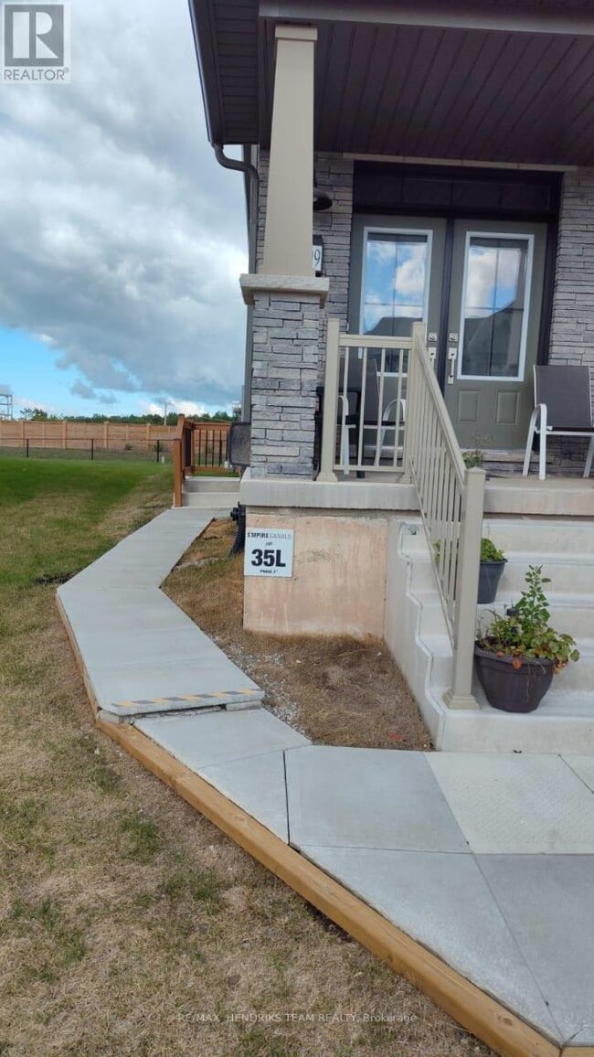 Photo - 199 Port Cres