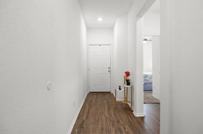 Photo - 104 Blue Blaze Trl