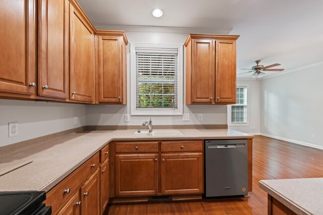 Photo - 3645 Edgemont Dr