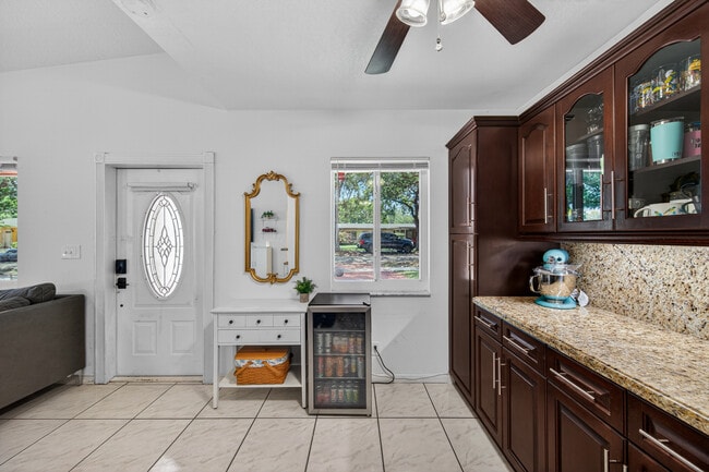 Photo - 211 S 57th Way