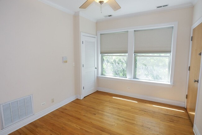 Photo - 1208 W Waveland Ave Unit 3