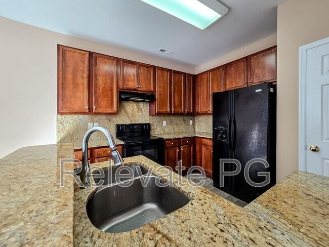 Photo - 805 Parkland Pl