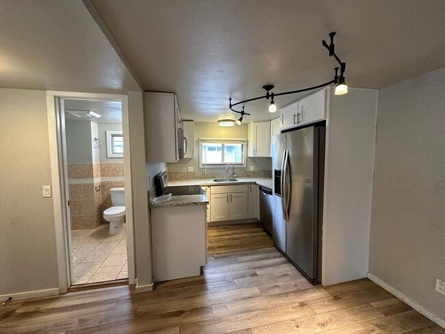 Photo - 1010 E 8th St Unidad 2