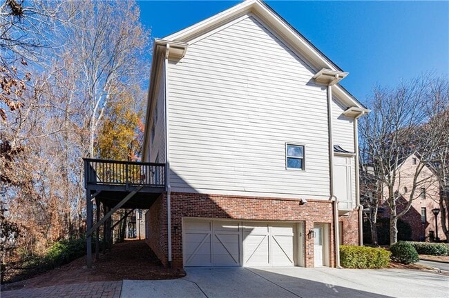 Photo - 1012 Madeline Ln