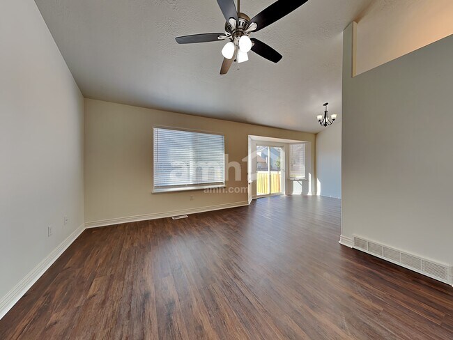 Photo - 3672 Nairn Dr