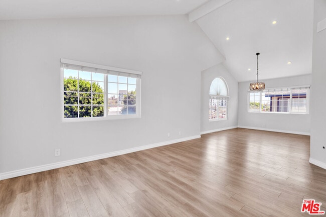 Photo - 119 E Beach Ave Unidad 9 Rental