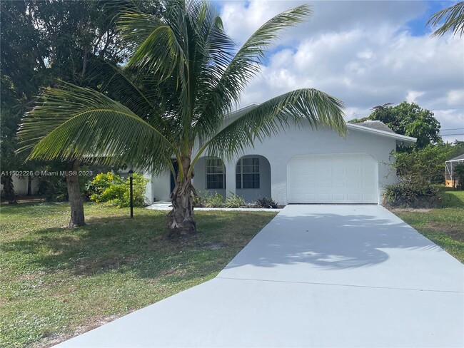 Photo - 1562 SE Croquet St