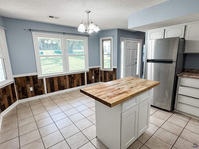 Photo - 2108 Marshallville Rd