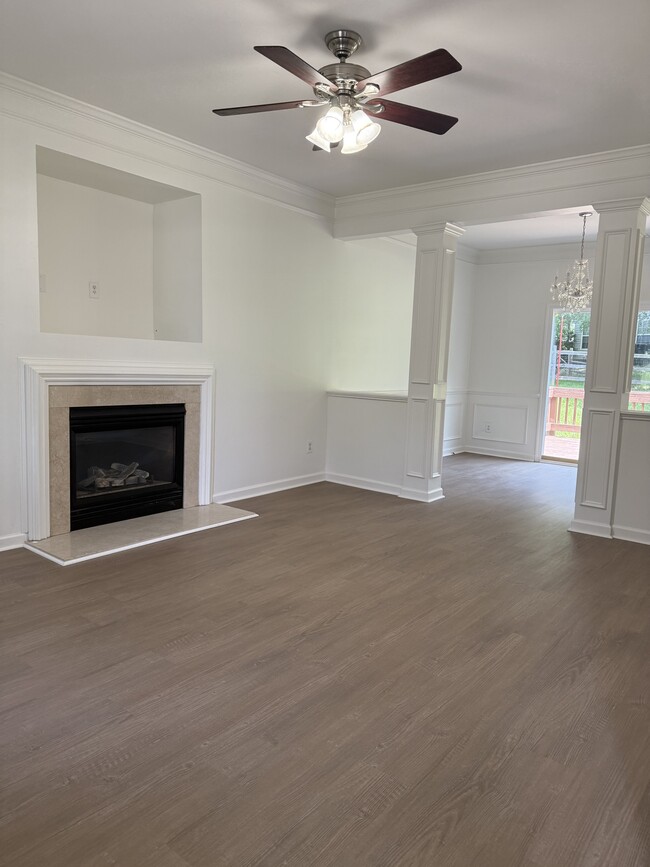 Photo - 4101 Woodbury Terrace NW