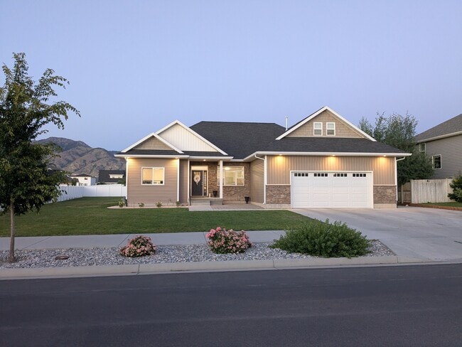 Photo - 1838 N 400 W Casa