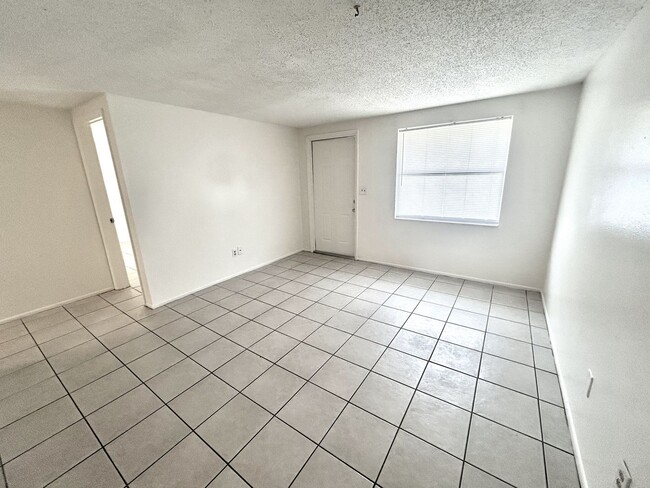 5723-5725 9th Street Circle East