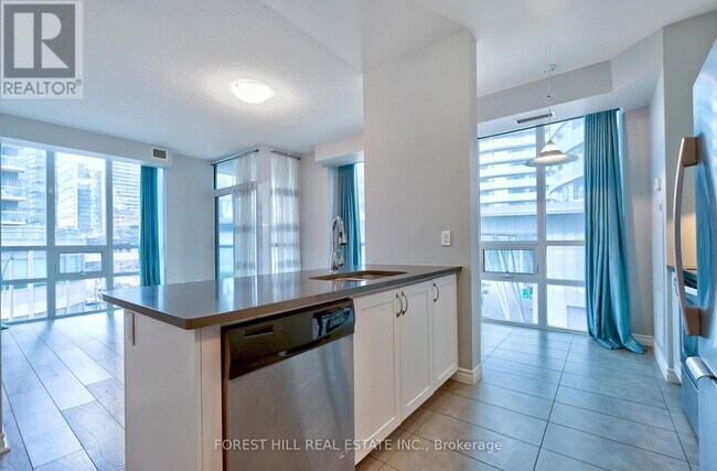 Photo - 19 Grand Trunk Crescent Unit 306